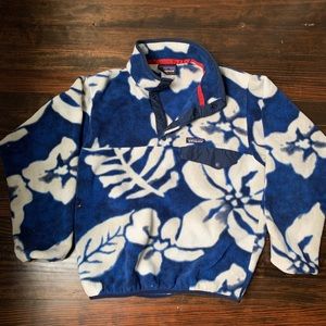 Patagonia Synchilla fleece. Only worn a few times. In great condition!